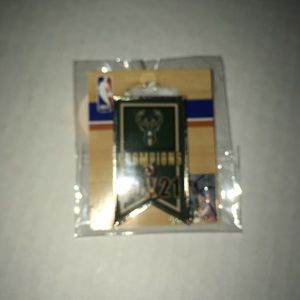 Milwaukee Bucks lapel pin #1